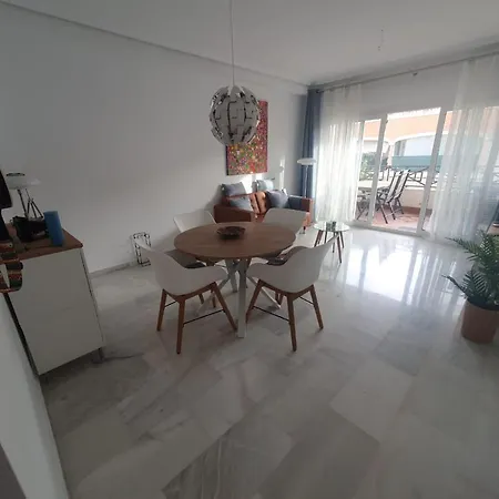Bay Apartment *