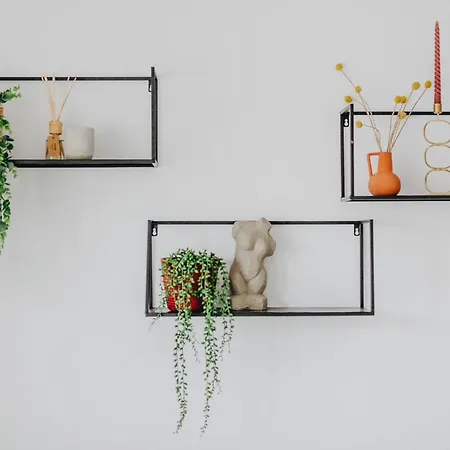 Apartment Bay *