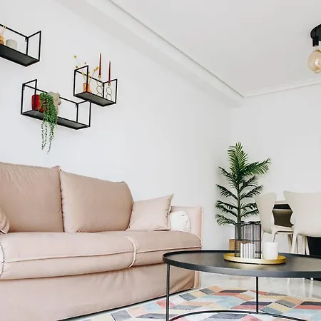 Apartment Bay *